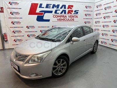 Usado Toyota Avensis Active 132 CV (97 kW) 2011 Gris / plata Berlina