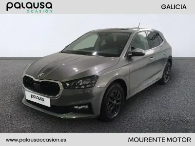 Usado Skoda Fabia Selection 95 CV (69 kW) 2025 Gris / plata Utilitario
