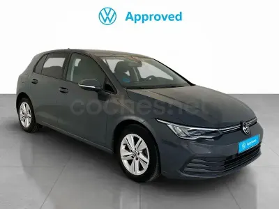 Usado VW Golf VIII Life 110 CV (80 kW) 2022 Gris / plata Berlina