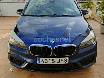Usado BMW 218 150 CV (110 kW) 2015 Azul Familiar