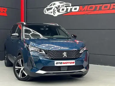Usado Peugeot 5008 GT 130 CV (95 kW) 2023 Azul SUV