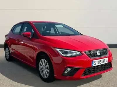 Usado Seat Ibiza Style 110 CV (80 kW) 2023 Rojo Utilitario