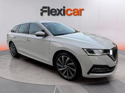 Usado Skoda Octavia Style 150 CV (110 kW) 2021 Blanco Familiar