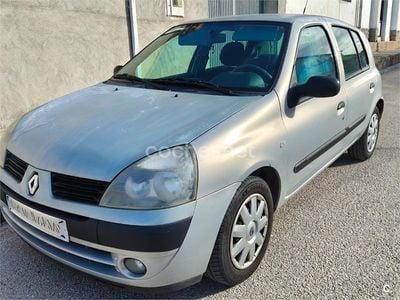 Usado Renault Clio II Expression 80 CV (58 kW) 2005 Gris / plata Berlina