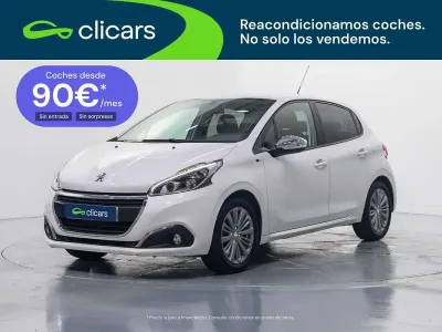 Usado Peugeot 208 Style 82 CV (60 kW) 2017 Blanco Utilitario