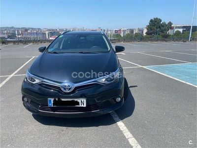 Toyota Auris Hybrid