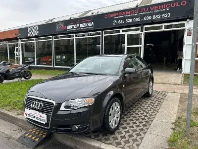 Usado Audi A4 140 CV (102 kW) 2007 Gris / plata Berlina