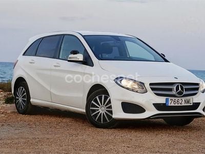 Käytetty Mercedes B220 170 HP (125 kW) 2018 Valkoinen Tila-auto