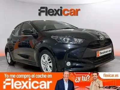 Usado Toyota Yaris Edition 125 CV (91 kW) 2020 Negro Berlina