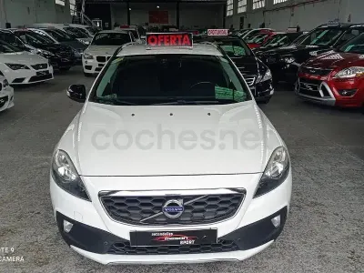 Usado Volvo V40 CC Momentum 115 CV (84 kW) 2015 Blanco Familiar