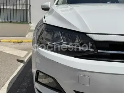 Usado VW Polo Advance 95 CV (69 kW) 2018 Blanco Utilitario