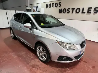 Begagnad Seat Ibiza Style 105 HK (77 kW) 2010 Grå Sedan
