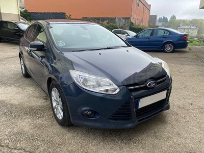 Käytetty Ford Focus Trend 115 HP (84 kW) 2012 Harmaa Sedan