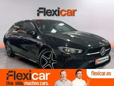 Usado Mercedes CLA200 Shooting Brake 150 CV (110 kW) 2021 Negro Familiar