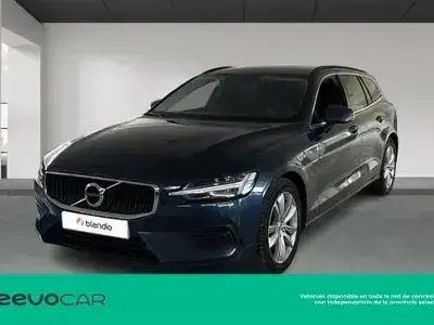 Usado Volvo V60 Momentum 197 CV (144 kW) 2021 Negro Familiar