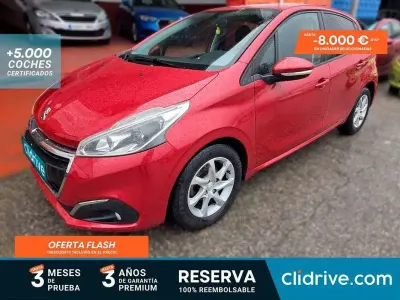 Usado Peugeot 208 Active 99 CV (72 kW) 2015 Burdeos Utilitario