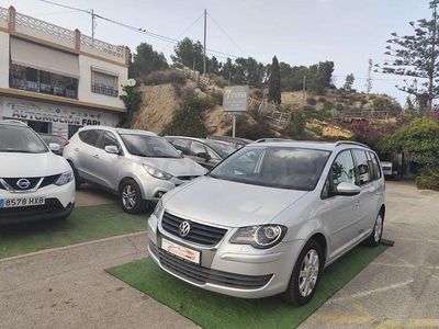 Usado VW Touran Advance 105 CV (77 kW) 2009 Gris / plata Monovolumen