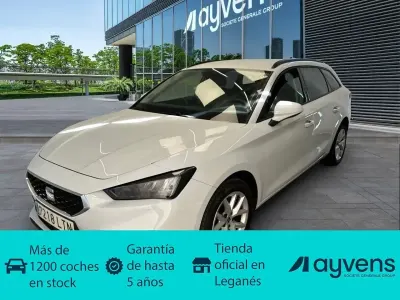 Usado Seat Leon Style 115 CV (84 kW) 2021 Blanco Familiar