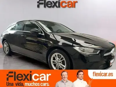Usado Mercedes CLA200 Shooting Brake 150 CV (110 kW) 2020 Negro Familiar
