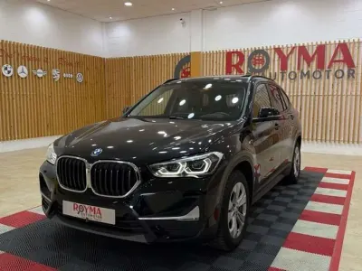 Usado BMW X1 Comfort Edition 220 CV (161 kW) 2021 Negro SUV