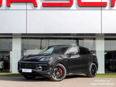 Usado Porsche Cayenne Turbo E-Hybrid 739 CV (543 kW) 2024 Negro SUV