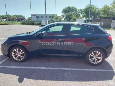 Usado Alfa Romeo Giulietta Distinctive 105 CV (77 kW) 2011 Negro Utilitario