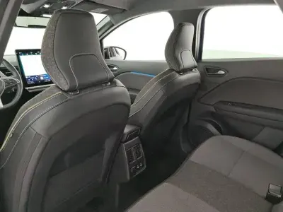 Usado Renault Captur Techno 100 CV (73 kW) 2025 Azul SUV