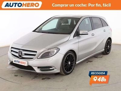 Usado Mercedes B180 110 CV (80 kW) 2014 Gris Monovolumen