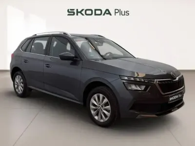 Usado Skoda Kamiq Ambition 95 CV (69 kW) 2021 Gris SUV