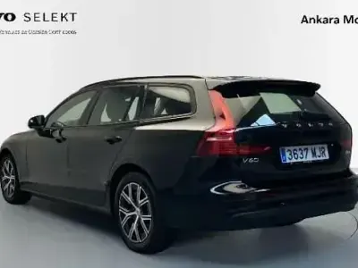 Käytetty Volvo V60 197 HP (144 kW) 2023 Musta Farmari