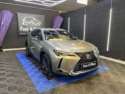 Usado Lexus UX Business Edition 184 CV (135 kW) 2020 Gris / plata SUV
