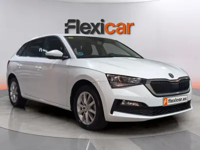 Usado Skoda Scala Style 116 CV (85 kW) 2020 Blanco Utilitario