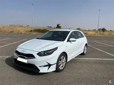 Usado Kia Ceed 100 CV (73 kW) 2022 Blanco Utilitario