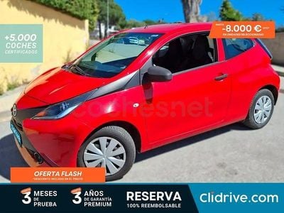Usado Toyota Aygo X-play 69 CV (50 kW) 2018 Rojo Utilitario