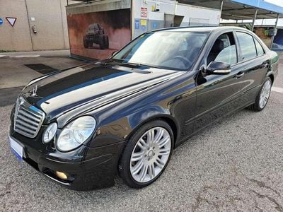 Käytetty Mercedes E220 Avantgarde 170 HP (125 kW) 2008 Musta Sedan