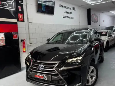 Usado Lexus NX300h Luxury Line 197 CV (144 kW) 2016 Negro SUV