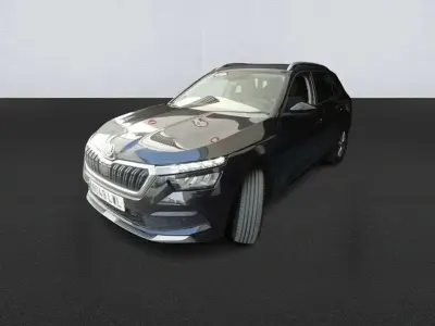 Usado Skoda Kamiq 95 CV (69 kW) 2022 Negro SUV