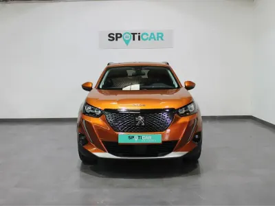Usado Peugeot 2008 Active 100 CV (73 kW) 2021 Naranja SUV
