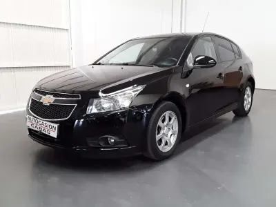 Usado Chevrolet Cruze LT 163 CV (119 kW) 2012 Negro Utilitario