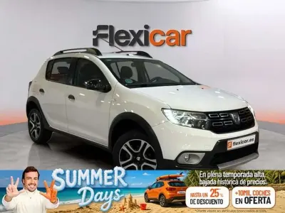 Usado Dacia Sandero Comfort 91 CV (66 kW) 2018 Blanco Utilitario
