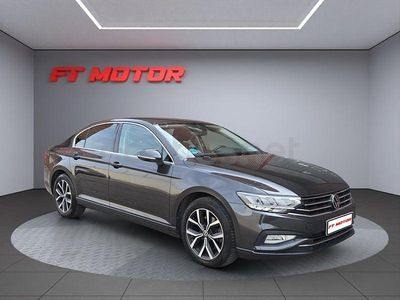 Usado VW Passat Executive 150 CV (110 kW) 2022 Gris / plata Familiar