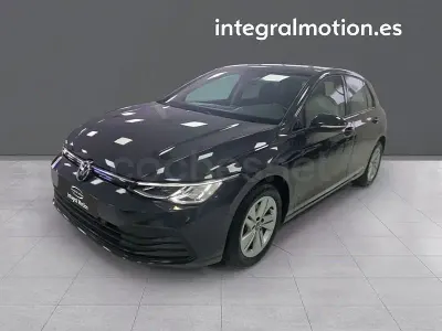Usado VW Golf VIII Life 110 CV (80 kW) 2022 Negro Berlina
