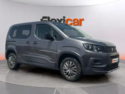 Usado Peugeot Rifter Allure 101 CV (74 kW) 2023 Gris Monovolumen