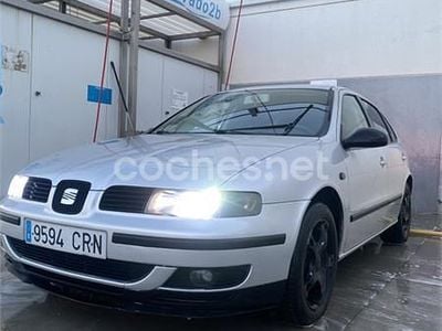 Usado Seat Leon Sport 130 CV (95 kW) 2004 Gris / plata Utilitario