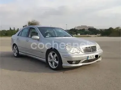 Usado Mercedes C230 Elegance 192 CV (141 kW) 2005 Gris / plata Berlina