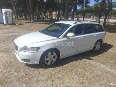 Usado Volvo V50 Kinetic 109 CV (80 kW) 2010 Blanco Familiar