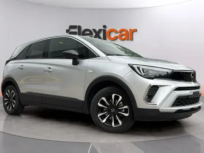 Usado Opel Crossland Elegance 110 CV (80 kW) 2024 Gris SUV