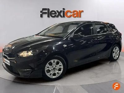 Begagnad Kia Ceed 136 HK (100 kW) 2023 Svart Halvkombi