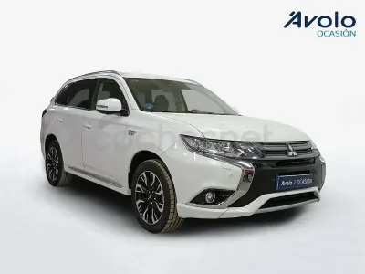 Usado Mitsubishi Outlander P-HEV 203 CV (149 kW) 2018 Blanco SUV