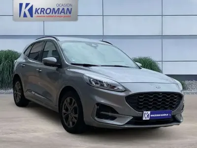 Usado Ford Kuga ST-Line 120 CV (88 kW) 2023 Plateado SUV